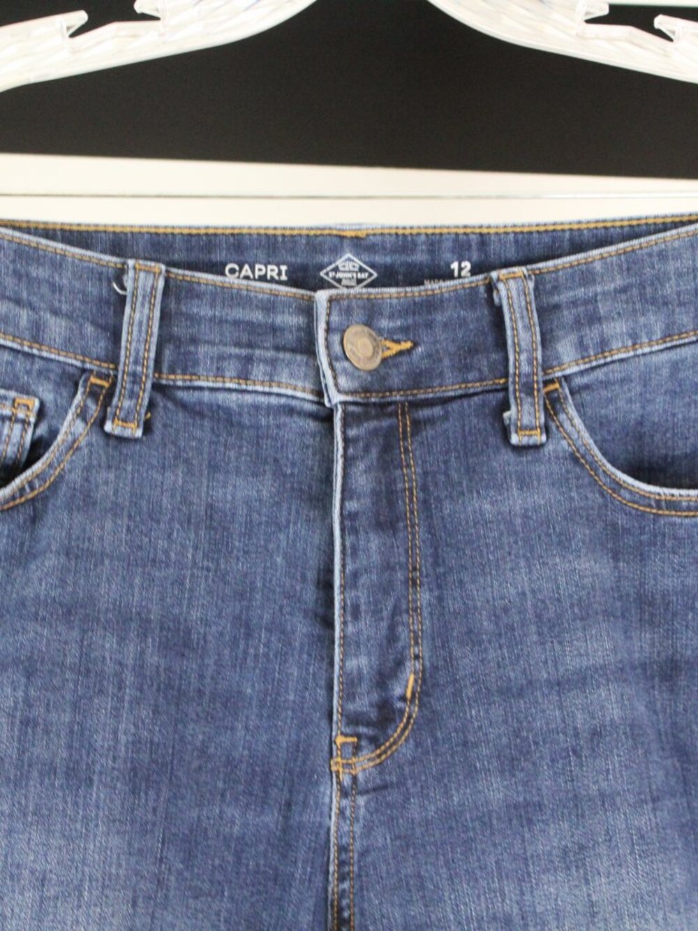 St Johns Bay Capri Jeans Size 12 Mid Rise Stretch Denim Blue Cropped - Picture 2 of 8